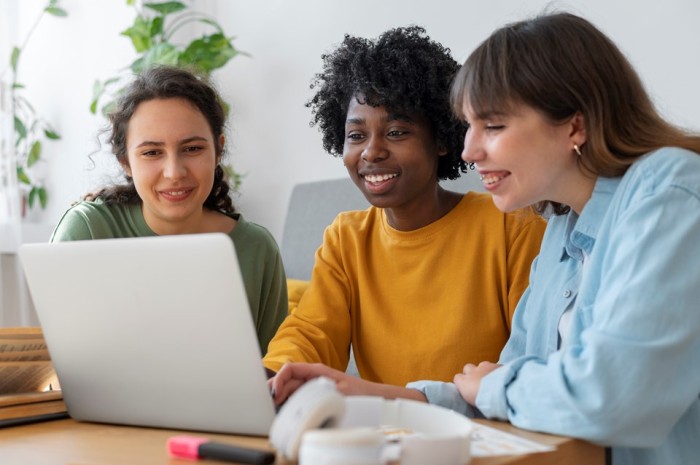 Governo do Estado anuncia 10 mil vagas em cursos on-line exclusivos para mulheres