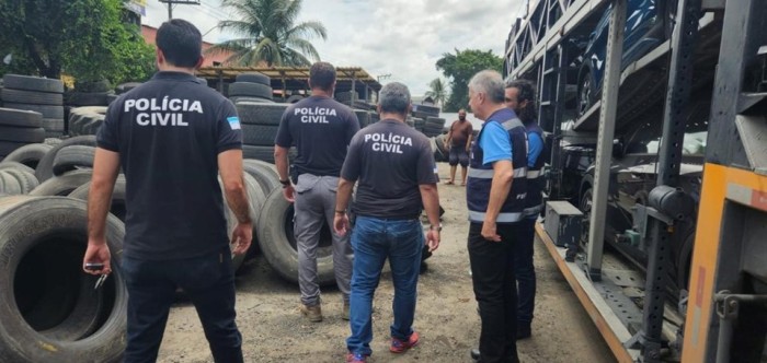 Ipem-ES interdita empresas de reforma de pneus irregulares em operação conjunta com Decon