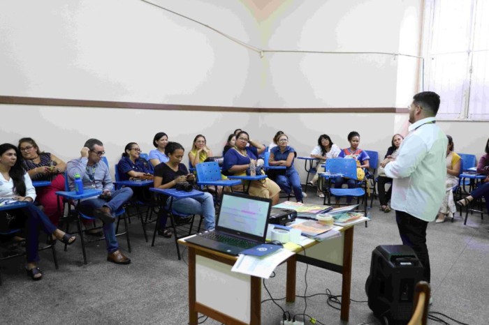Projeto ‘Viajando na Leitura’ promove formação para professoras da rede estadual