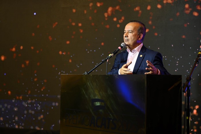 Jorginho Mello participa da entrega do prêmio Acats 2023 em Balneário Camboriú