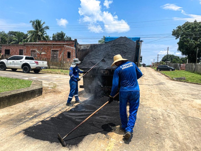 Governo e prefeitura fazem ação tapa-buraco em 12 ruas de Mâncio Lima