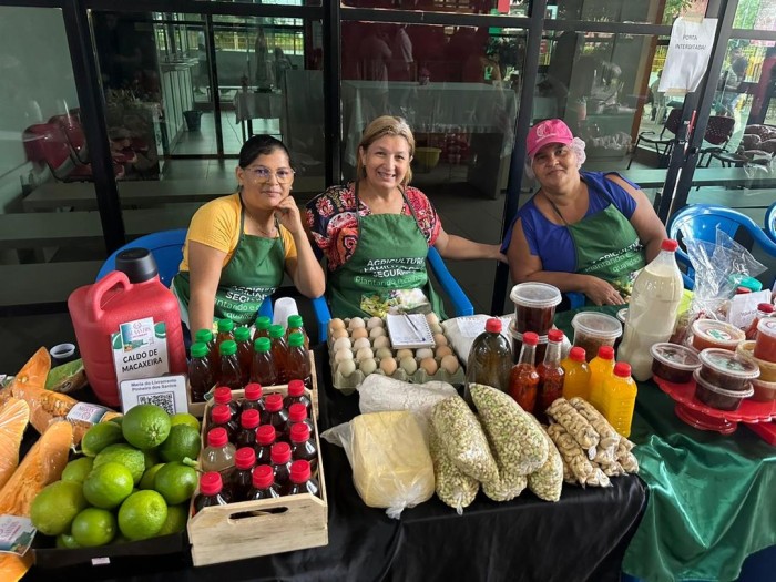 Detran-PI recebe feira da agricultura familiar em ação de valorização da produção local 