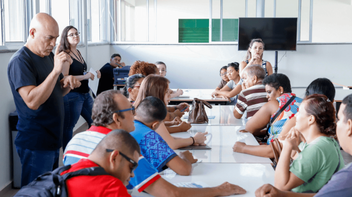 Pré-balcão atende 25 candidatos a uma vaga de emprego