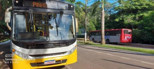 Vereadores pedem disponibilização de internet sem fio no ponto de ônibus na Área Verde Central
