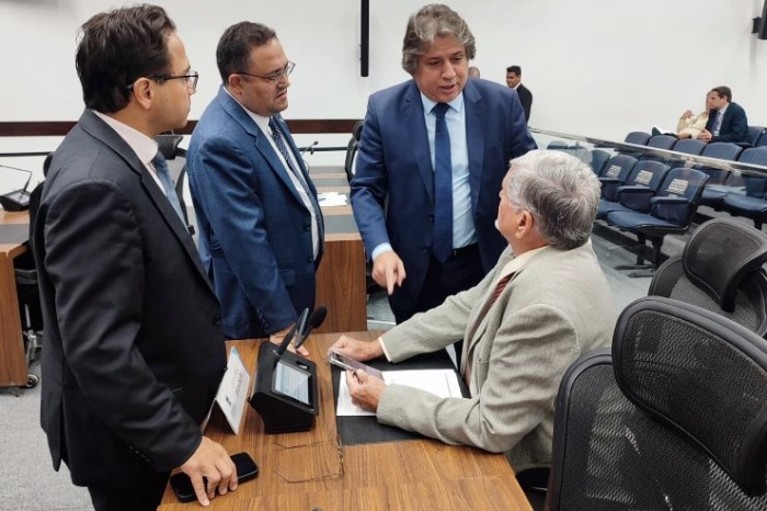 Caravina com alguns dos deputados que compõem a Frente Parlamentar Municipalista
