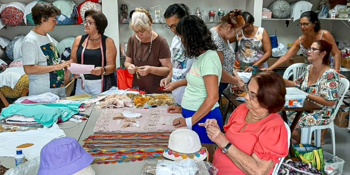 Rendeiras da Barra do Jucu participam da feira de produtos artesanais Vilazinha Cultural neste sábado (16)