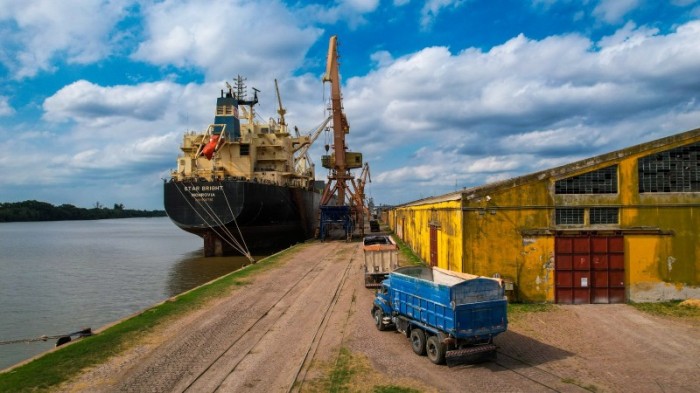 Nos primeiros 60 dias de 2024, passaram pelo cais comercial porto-alegrense 43 embarcações -Foto: Fabrício Santos/Ascom Selt