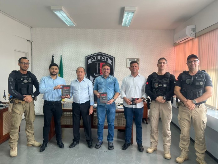 Médico da equipe de Saúde do Sistema Prisional Paraibano publica livro com entrevistas voluntárias de quatro reeducandos