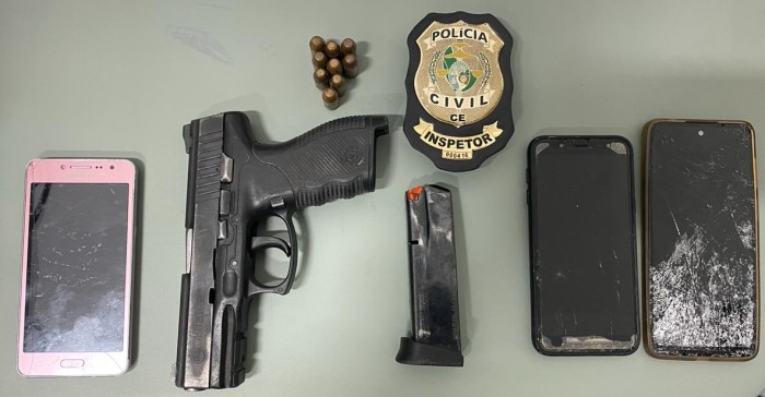 Dupla em posse de pistola e munições é presa durante ação conjunta em Fortaleza