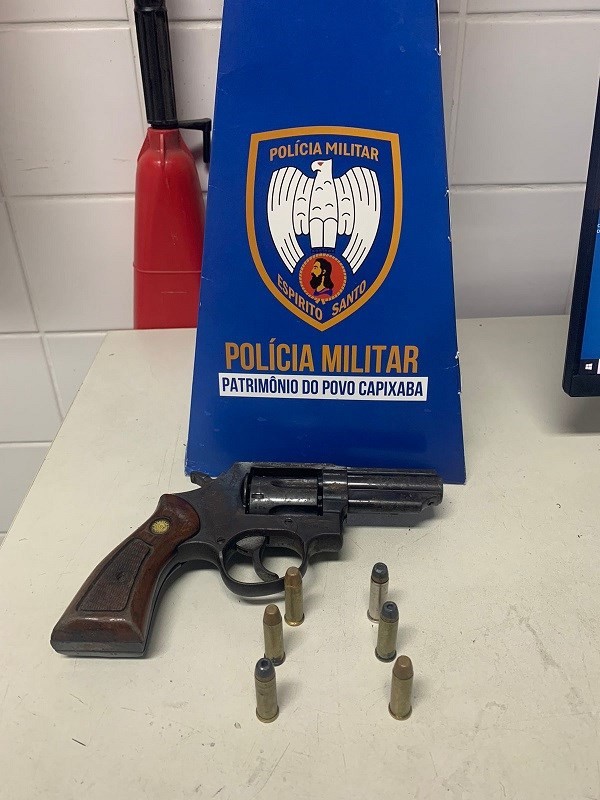 Militares do 6º BPM detém suspeitos armados e recuperam veículo roubado na Serra