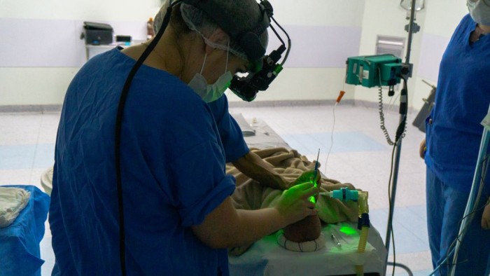 Após seis anos, procedimento para evitar a cegueira em bebês prematuros volta a ser realizado no Hospital Infantil Joana de Gusmão