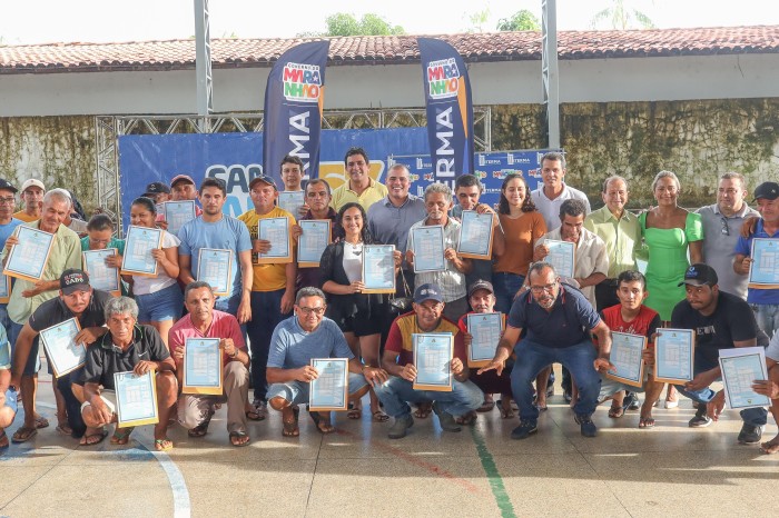 Entrega de títulos de propriedade de terra beneficia famílias rurais em Santa Inês