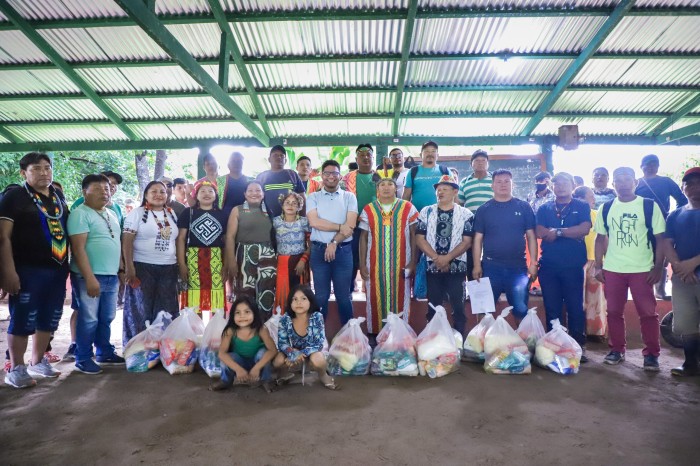 Governador Gladson Cameli leva benefícios às Aldeias do Rio Envira no pós-enchente