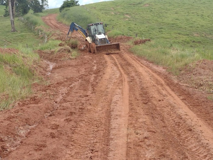 Deracre trabalha em melhorias de acesso de rotas escolares em ramais da Transacreana