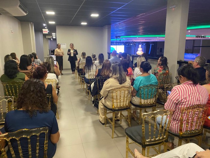 Assistência Social reúne gestores em Criciúma para apresentar benefícios do Universidade Gratuita para área social