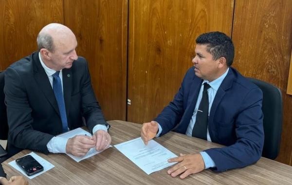 Em Brasília, vereador se reúne com Secretário Nacional de Política Agrícola
