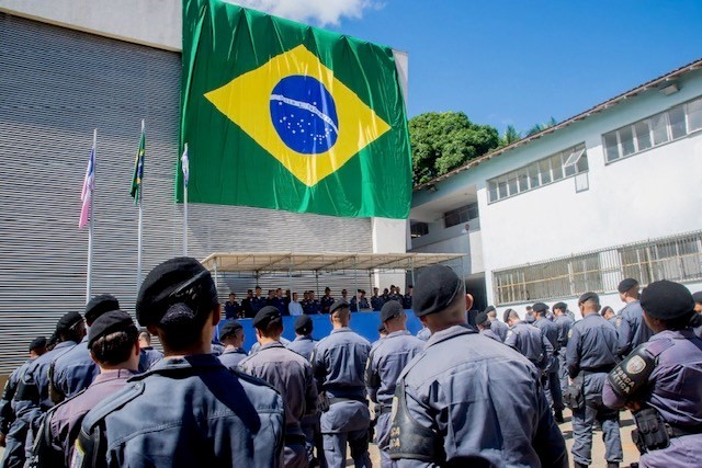 1º Batalhão celebra o 60º aniversário com solenidade militar