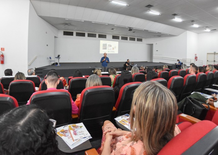 Secretaria da Educação da Paraíba reúne nutricionistas para alinhamento técnico