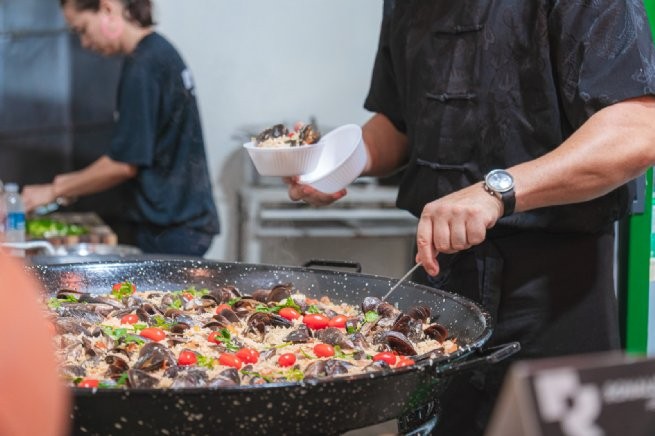 Festival Gastronômico Caiçara e shows atraem milhares de pessoas na celebração dos 388 anos de São Sebastião
