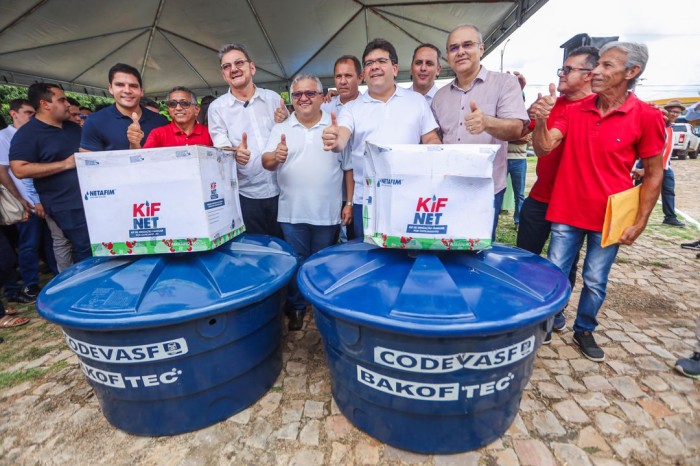 Sefir realiza entrega de kits de irrigação para agricultores em Elesbão Veloso