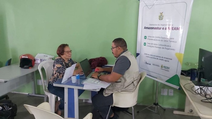 Em Parintins, Governo do Amazonas credencia prestadores de serviços turísticos no CAT