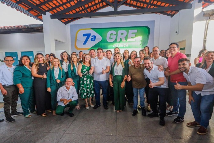 Governador entrega reforma de Gerência de Educação e autoriza R$ 6 milhões em obras em Valença do Piauí