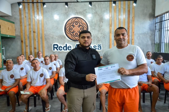 SAP e SPS certificam internos da Unidade Prisional da Pacatuba em curso profissionalizante no segmento de jardinagem