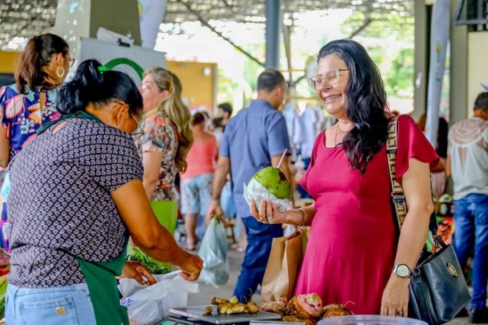 Frutas da estação são destaques na Quitanda da Agricultura Familiar 