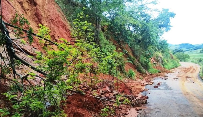 Seag intensifica limpeza e manutenção das rodovias vicinais pavimentadas dos municípios atingidos pelas chuvas