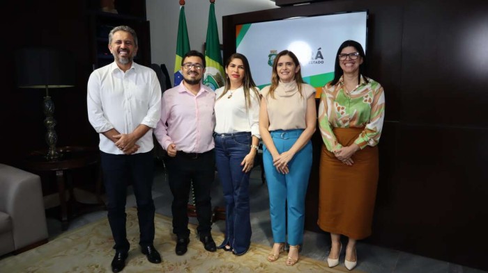 Governador recebe professor finalista da Olimpíada Brasileira de Matemática