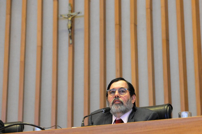 Câmara celebra 50 anos da Universidade Católica de Brasília