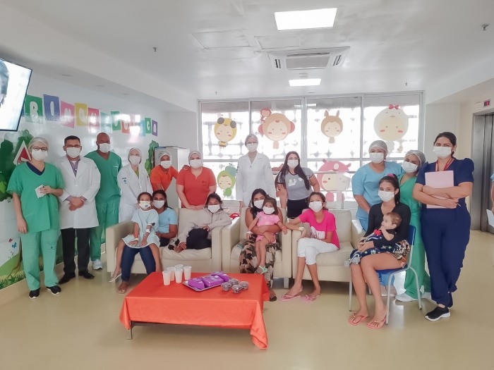 Hospital Dr. Carlos Macieira promove Dia do Desejo para pacientes da enfermaria pediátrica