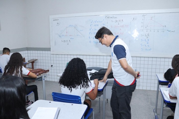 Professor da Rede Estadual é medalhista de ouro na Olimpíada Brasileira dos Professores de Matemática