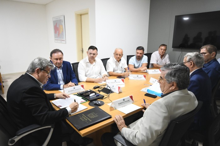 João Azevêdo autoriza novas obras de rodovias em várias cidades que totalizam investimentos de R$ 41,6 milhões
