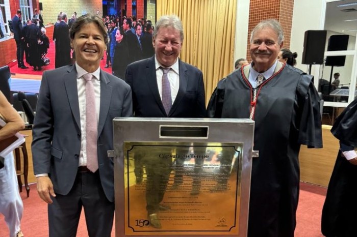 Representando a ALEMS, Paulo Duarte participa dos 150 anos da Comarca de Corumbá