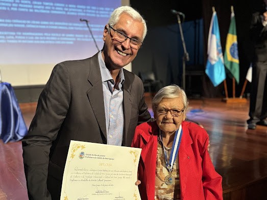 Cerimônia de entrega das Medalhas de Mérito Cultural Iguaçuana homenageia personalidades e instituições da cidade