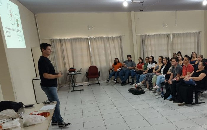 Udesc Alto Vale capacita professores da rede estadual em pensamento computacional