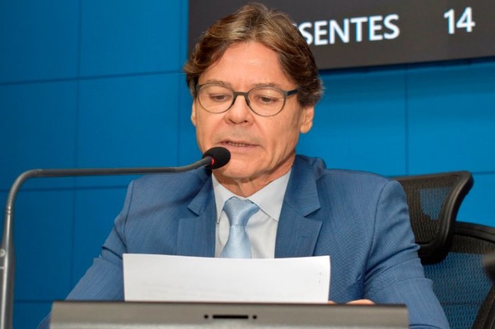 Paulo Duarte solicita flexibilização de vacina contra VSR para crianças até 35 semanas