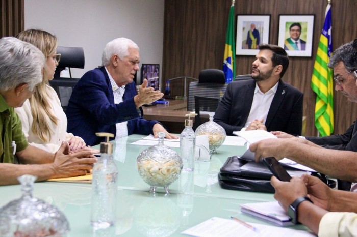 Themístocles Filho e secretário de Educação falam sobre sede dos novos IFPIs 