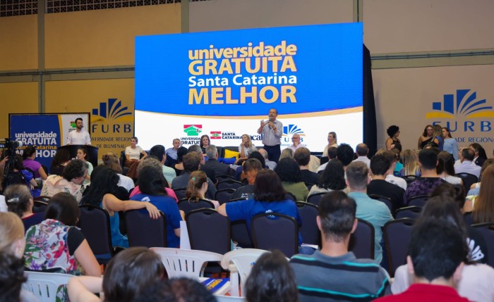 Governador participa em Blumenau de encontro regional do Circuito Universidade Gratuita Santa Catarina Melhor