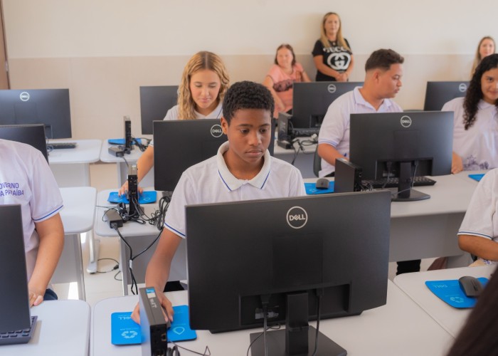 Estudantes da Paraíba com pendências no Pé-de-Meia têm até esta quinta-feira (04) para fazer ajustes e garantir benefício