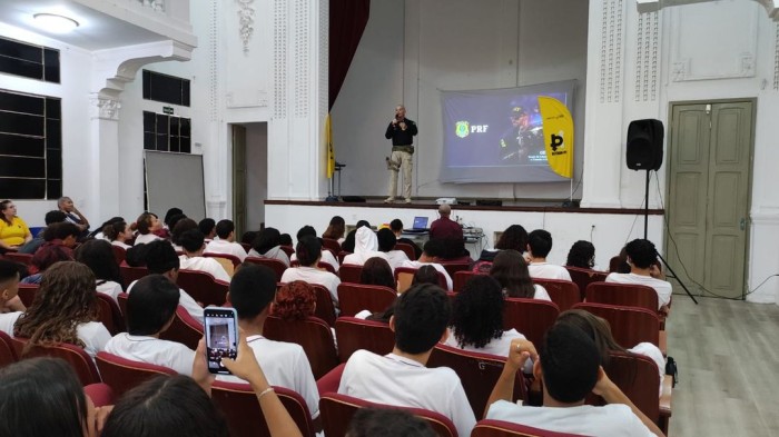 Mais de 1.500 estudantes das escolas estaduais participam de atividades sobre conscientização no trânsito