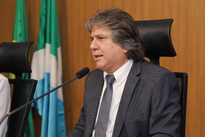 Relatado por Caravina, projeto que beneficia aposentados com R$ 300 passa pela CCJ