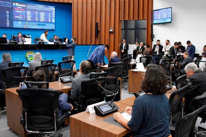 Deputados votarão quatro propostas na última sessão da semana