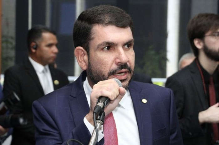 Angélica: Deputado Jamilson solicita convocação de aprovados em concurso da Educação