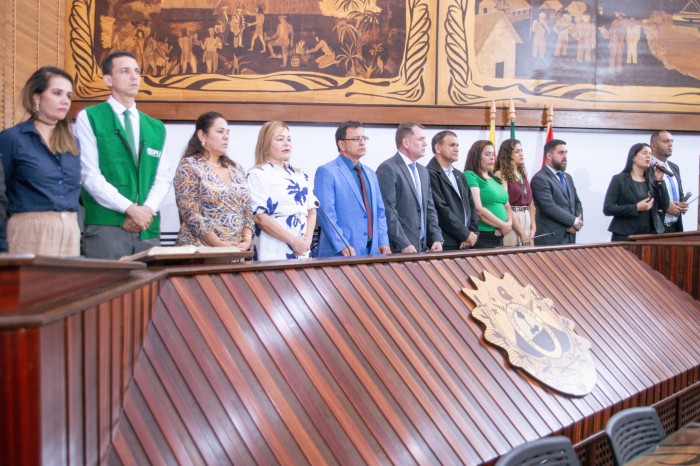 Governo reafirma compromisso em atenção a pessoas com autismo durante sessão solene na Aleac