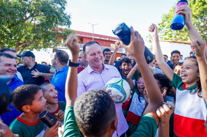 Governo anuncia maior obra de pavimentação do estado, entrega kits esportivos, Areninha e outras obras em Mirador e Carolina