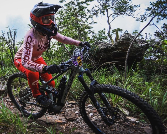 Campeã brasileira de downhill, capixaba vai disputar Copa Minas Gerais da modalidade