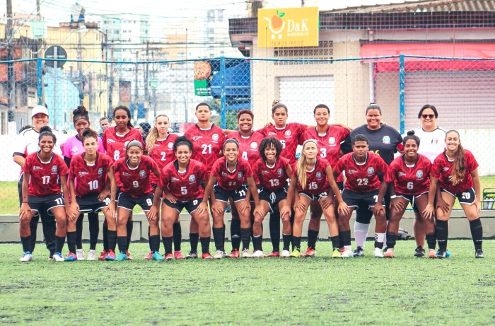 Time PG de futebol feminino e masculino vence seus jogos no final de semana