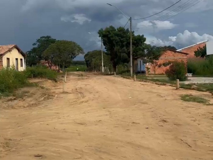 Cristino Castro recebe investimentos em pavimentação urbana